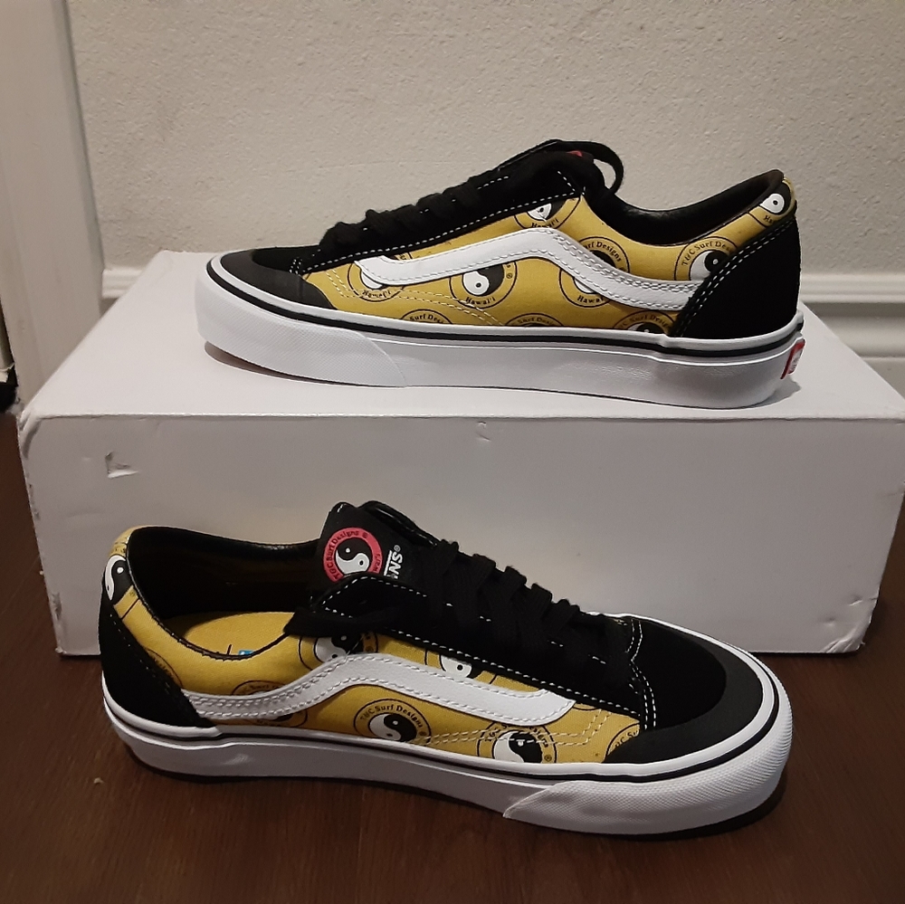 Vans - Picture 3 of 4